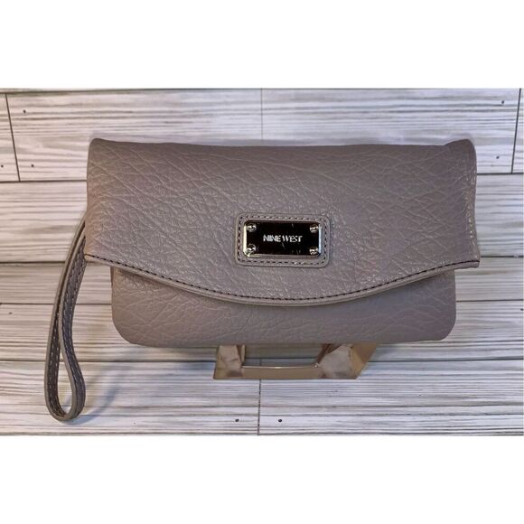 Nine West Coralia Gray Faux Leather Mini Tunnel Crossbody/Clutch - Picture 2 of 15